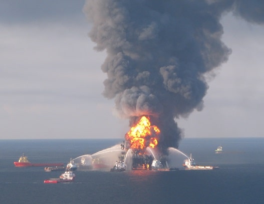 Blast Injuries Caused by Oil Rig Explosions